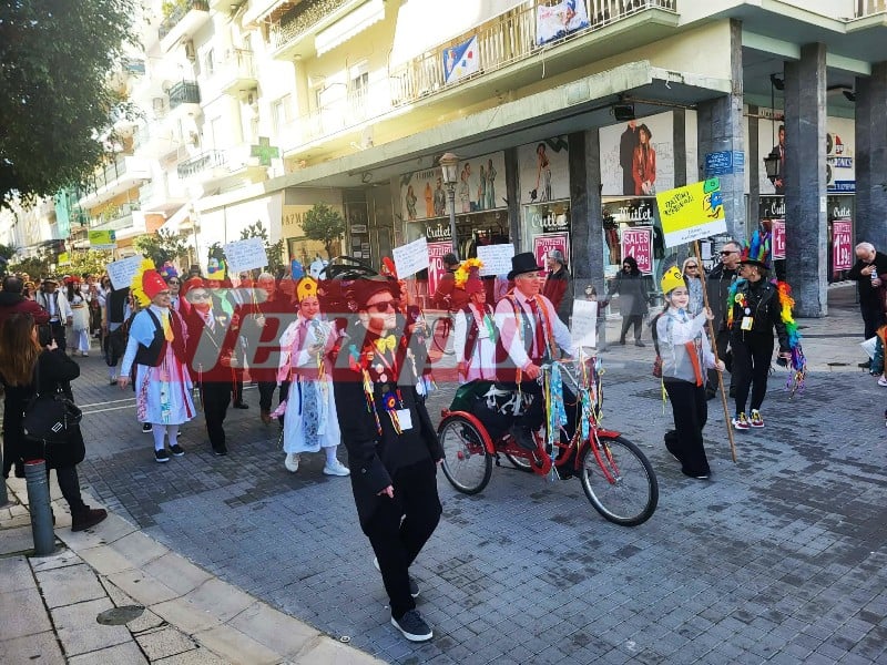 Πατρινό Καρναβάλι 2026: Παραδοσιακή παρέλαση ομάδων από την Ελλάδα και το εξωτερικό (ΦΩΤΟ - ΒΙΝΤΕΟ)