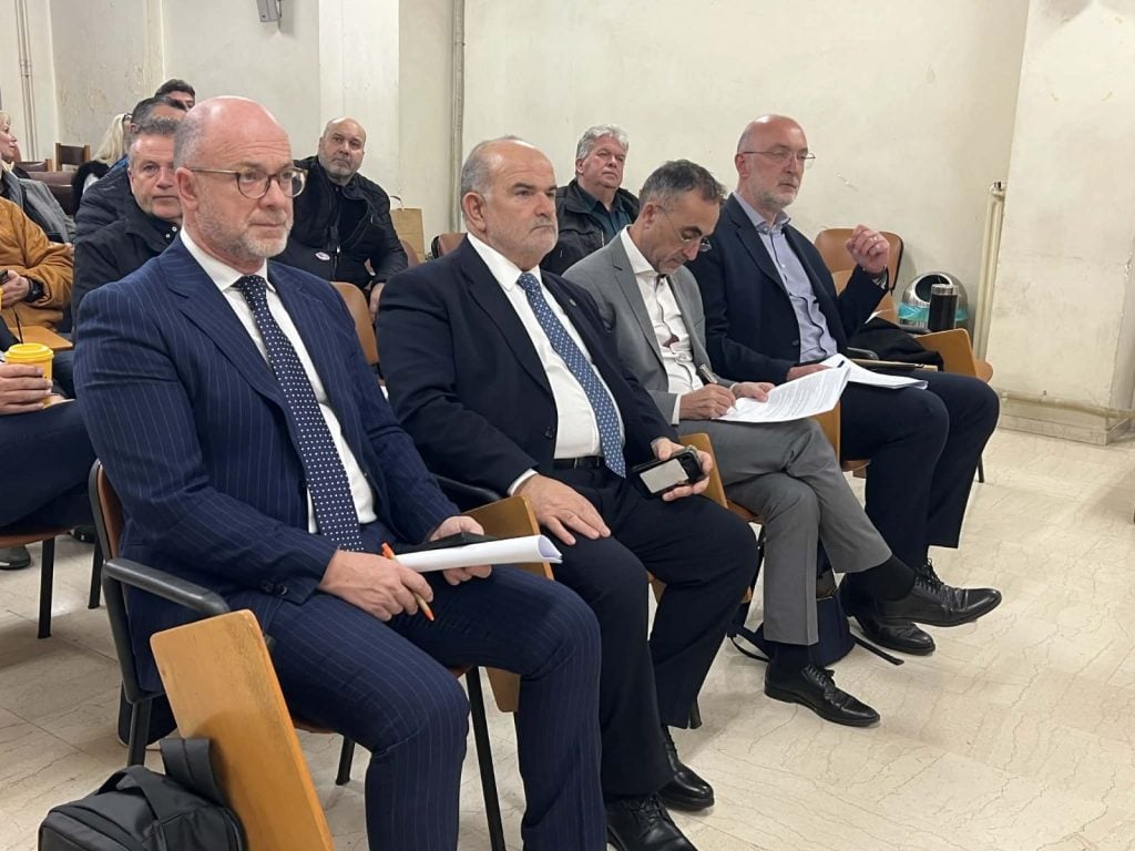 Μέτωπο Φορέων στην Αχαΐα για την Επιβίωση των Μικρομεσαίων Επιχειρήσεων 