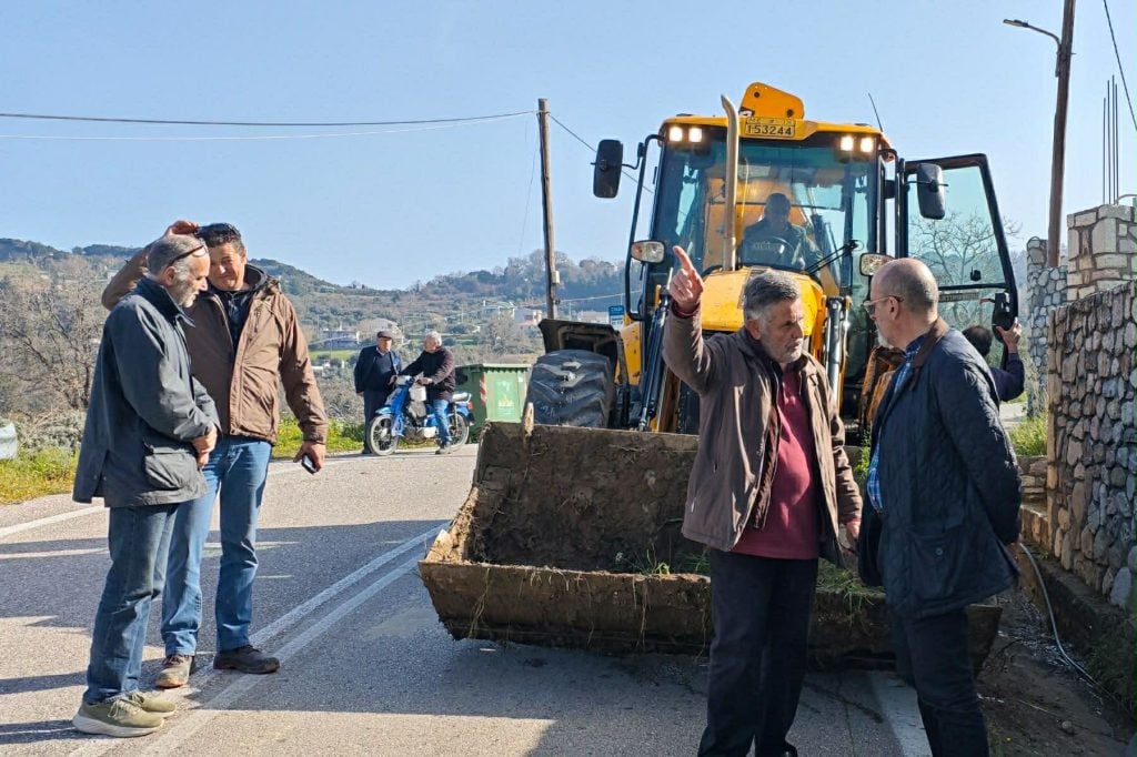 Περιφέρεια Δυτικής Ελλάδας: Άμεση αποκατάσταση της κυκλοφορίας στον δρόμο Άνω Καστριτσίου - Μαγούλας μετά από κατολίσθηση