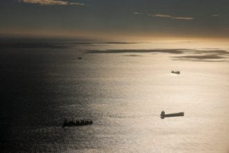 Έκκληση διεθνών ενώσεων πλοιοκητών για την προστασία των ναυτικών μετά τις επιθέσεις στα Στενά του Ορμούζ