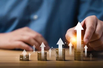 ΑΕΠ: Στο 2,1% η ανάπτυξη της ελληνικής οικονομίας το 2025, «έτρεξε» με 2,4% το τελευταίο τρίμηνο