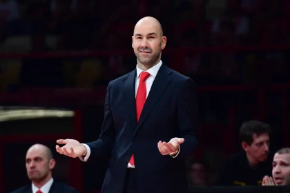 Δεν θα καθίσει στον πάγκο της Μονακό για το παιχνίδι με τη Σολέ ο Σπανούλης, έντονη φημολογία για παραίτηση