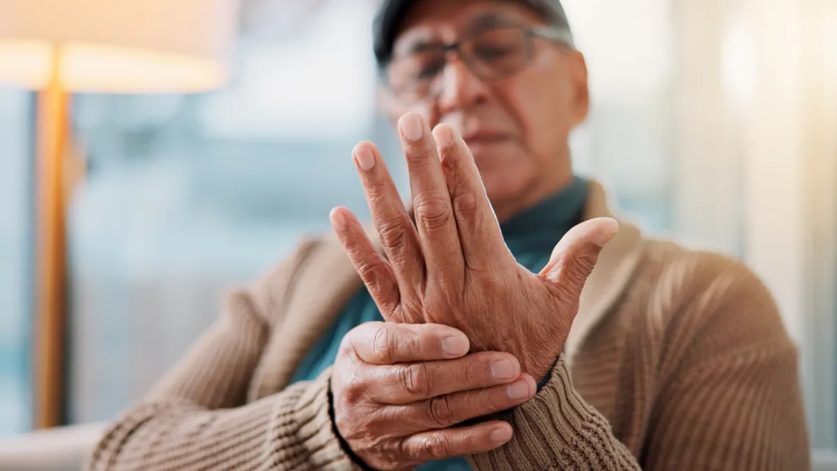 Εγκρίθηκε για πρώτη φορά στον κόσμο θεραπεία με βλαστοκύτταρα για τη νόσο Πάρκινσον