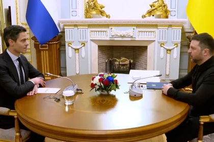 Την κοινή παραγωγή όπλων μεταξύ Ουκρανίας και Ολλανδίας συζήτησε ο Ζελένσκι με τον πρωθυπουργό Ρομπ Γιέτεν