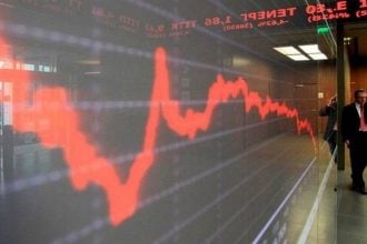 Σε ελεύθερη πτώση το Χρηματιστήριο Αθηνών, «βουτιά» άνω του 5% για τον Γενικό Δείκτη