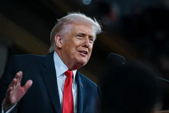 Axios: ΗΠΑ και Ισραήλ σκόπευαν να χτυπήσουν το Ιράν μια εβδομάδα νωρίτερα, ο λόγος που το ανέβαλαν