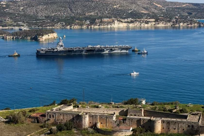 Αυτοψία στη Σούδα από τους Αρχηγούς του Στρατού και της Αεροπορίας για τα μέτρα ασφαλείας - Καθημερινή αποτίμηση στο Πεντάγωνο