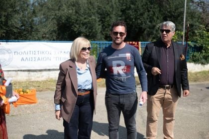 Αλισσός: Βραβεύτηκε εκπαιδευτικός για την συνεισφορά του στην αντιμετώπιση της πυρκαγιάς - Το μήνυμά του