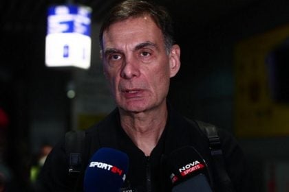 Μπαρτζώκας: «Ερωτηματικό ο Βεζένκοφ, θα το πάμε μέρα με τη μέρα - Δεν εμπνέει ανησυχία η κατάσταση του Γουόκαπ»