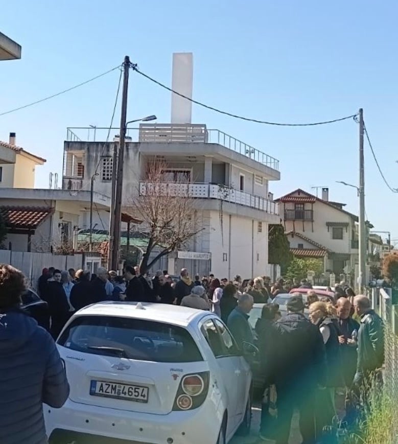 Συγκέντρωση διαμαρτυρίας κατοίκων στην Παραλία Πατρών για εγκατάσταση κεραίας κινητής τηλεφωνίας (ΦΩΤΟ)