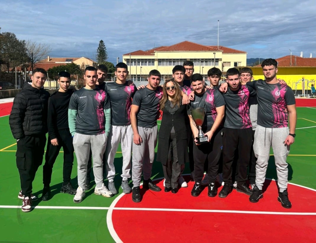 Πρωταθλήτρια του σχολικού Λυκείων χάντμπολ Ν. Αχαΐας το ΓΕΛ Ρίου