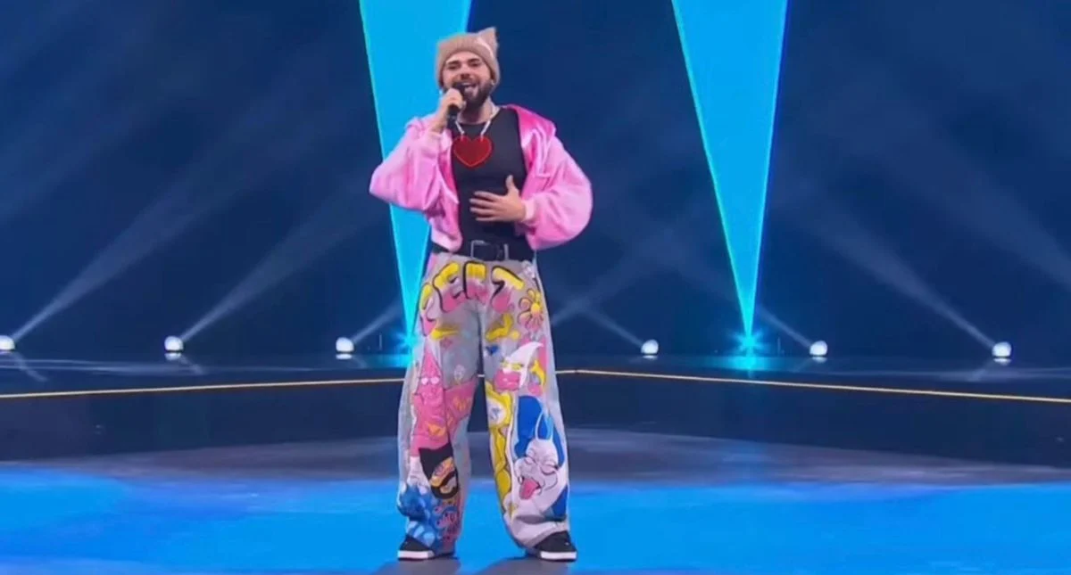 Eurovision 2026 – Akylas: Ξεσήκωσε το τηλεοπτικό κοινό της Σερβίας ερμηνεύοντας το «Ferto» στον Εθνικό Τελικό της χώρας