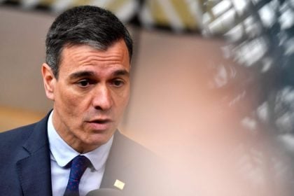 Απάντηση Σάντσεθ σε Τραμπ: «Όχι» στον πόλεμο – Δεν φέρνει ποτέ έναν δικαιότερο κόσμο