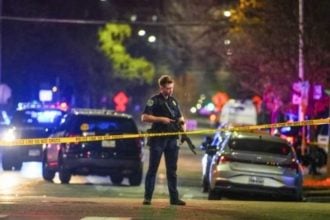 ΗΠΑ: Πιθανό τρομοκρατικό χτύπημα το μακελειό με τους 3 νεκρούς και 17 τραυματίες σε μπαρ στο Όστιν, σύμφωνα με το FBI