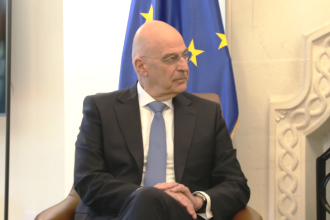 Δένδιας: "Η χώρα είναι προστατευμένη, αυξήσαμε τα μέτρα ασφαλείας, όχι μόνο στην Κρήτη" - Διέψευσε Κουτσούμπα για τα drones στη Σούδα