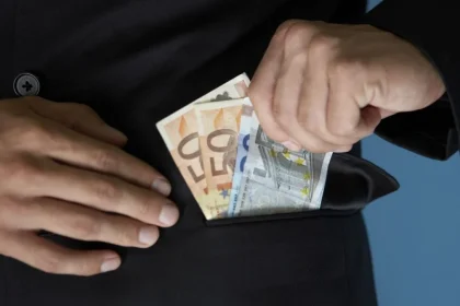 Ακατάσχετος τραπεζικός λογαριασμός: Θα αλλάξει το βασικό όριο των 1.250 ευρώ; Όλες οι νεότερες πληροφορίες