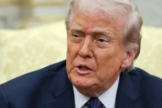 WSJ: Ο Τραμπ έτοιμος να στηρίξει ένοπλη εξέγερση στο Ιράν για ανατροπή του καθεστώτος