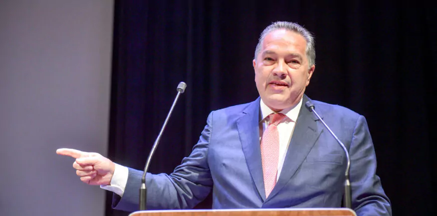 Κ. Σβόλης: Ο Δήμος Πατρέων αυτοδιοικητικός – πολιτικός παρίας με ευθύνη του Δημάρχου