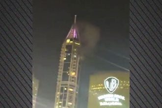 Ντουμπάι: Χτύπημα Ιρανών σε ουρανοξύστη στη μαρίνα - Ένας νεκρός από τα θραύσματα πυραύλων