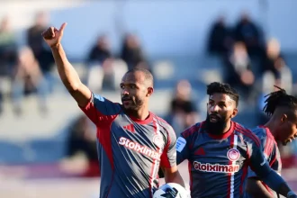 Βαθμολογία Super League: Ολυμπιακός και ΑΕΚ ισοβαθμούν στην κορυφή, έπιασε τετράδα ο Παναθηναϊκός 