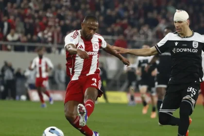 Ολυμπιακός – ΠΑΟΚ 0-0: Αλληλοεξουδετερώθηκαν και το ντέρμπι στο «Καραϊσκάκης» έμεινε στο μηδέν 