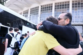 Επαναπατρίστηκαν οι πρώτοι 162 Έλληνες που είχαν εγκλωβιστεί σε Ισραήλ, ΗΑΕ και Ομάν: Με ειδική πτήση της Aegean και οδικώς ο απεγκλωβισμός τους