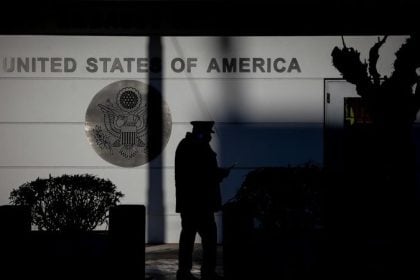 Σε συναγερμό η ΕΛ.ΑΣ: Αυστηρά μέτρα ασφαλείας σε στόχους αμερικανικών συμφέροντων - Ανησυχία για τη Σούδα