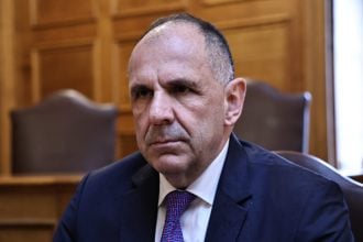 Στη Μονάδα Διαχείρισης Κρίσεων του ΥΠΕΞ ο Γιώργος Γεραπετρίτης