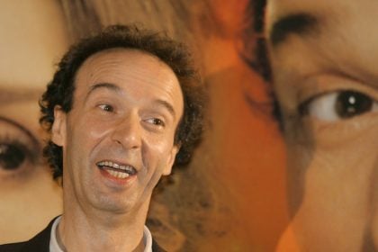 «Πώς μπορούμε ακόμη να μιλάμε για πόλεμο;»: Ο Ρομπέρτο Μπενίνι έγινε viral με το πιο σημαντικό μήνυμα των ημερών