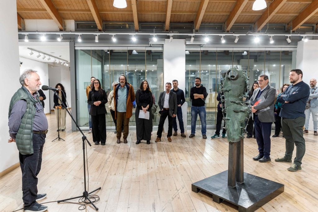 Άνοιξε τις πύλες της η έκθεση «Ανθρωπόμορφες Ρωγμές +» στην Αγορά Αργύρη