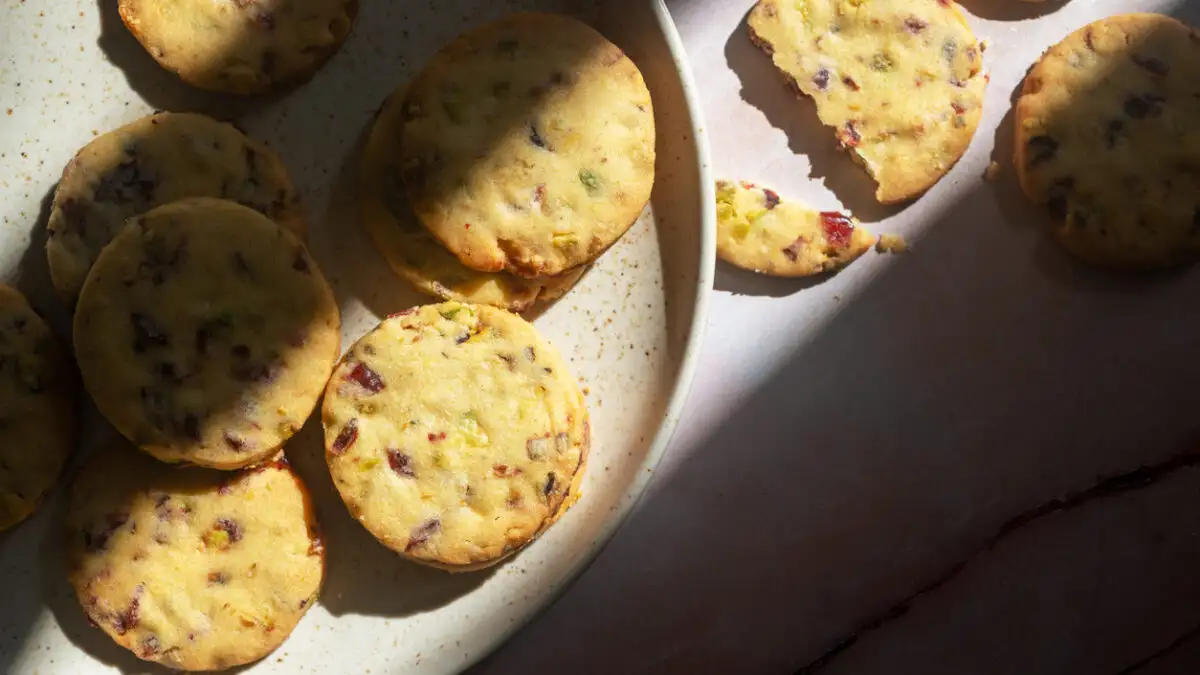 Μπισκότα με κρανμπερις και φιστίκια Αιγίνης