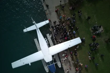 Υδροπλάνο προσθαλασσώθηκε για πρώτη φορά στην Ιτέα – Η Φωκίδα μπαίνει στον χάρτη των θαλάσσιων αερομεταφορών