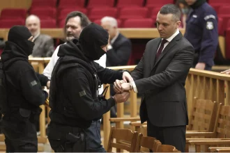 Χρυσή Αυγή: Τελεσίδικα ένοχοι οι 42 κατηγορούμενοι για εγκληματική οργάνωση