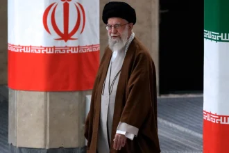 Η CIA παρακολουθούσε για μήνες τον Αλί Χαμενεΐ - Το φονικό χτύπημα ακριβείας στη σύσκεψη στο παλάτι