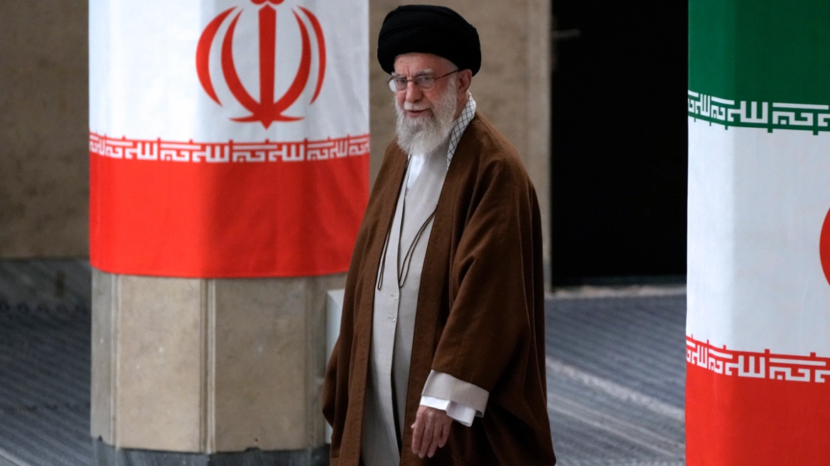 Η CIA παρακολουθούσε για μήνες τον Αλί Χαμενεΐ - Το φονικό χτύπημα ακριβείας στη σύσκεψη στο παλάτι