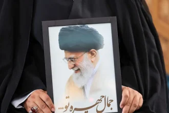 Ο θάνατος του Αλί Χαμενεΐ είναι ελπίδα και ένα βήμα μπροστά για το Ιράν, λέει ανιψιός του