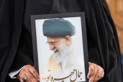 Ο θάνατος του Αλί Χαμενεΐ είναι ελπίδα και ένα βήμα μπροστά για το Ιράν, λέει ανιψιός του