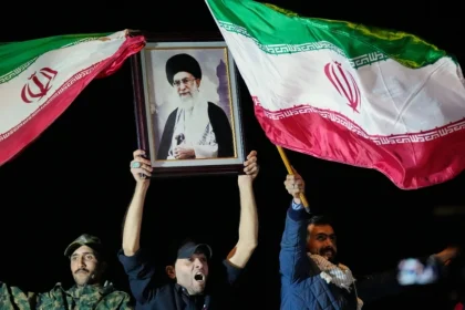 Η κυβέρνηση του Ιράν επιβεβαιώνει: Ο Αλί Χαμενεΐ σκοτώθηκε, 40 ημέρες δημόσιου πένθους και 7 ημέρες αργία