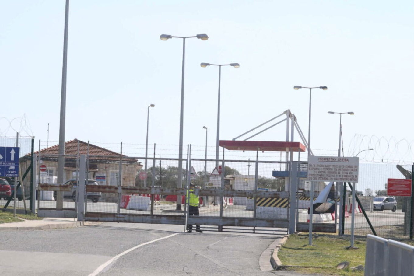 Κύπρος: «Αντιμετωπίσαμε δύο drone στις βρετανικές βάσεις στο Ακρωτήρι» - Eκκενώθηκε και το αεροδρόμιο της Πάφου, σπεύδουν ελληνικές φρεγάτες και F-16 