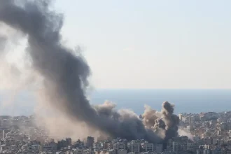 ΟΛΕΣ ΟΙ ΕΞΕΛΙΞΕΙΣ - Φλέγεται η Μέση Ανατολή: Τρόμος για επιθέσεις στην Κύπρο, μπαράζ βομβαρδισμών σε Τεχεράνη και Βηρυτό, κλιμακώνει τις απειλές ο Τραμπ - LIVE ΕΙΚΟΝΑ