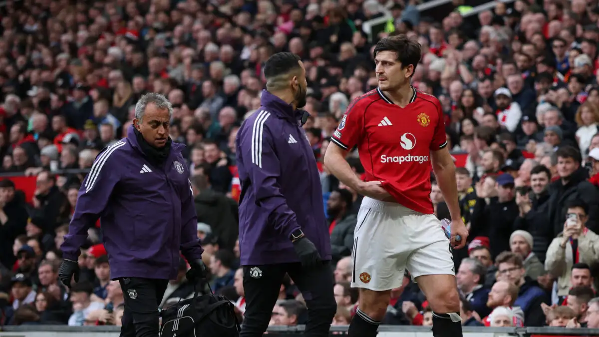 «Έλληνες αστυνομικοί ζητούν τον αποκλεισμό του Χάρι Μαγκουάιρ από την Premier League» σύμφωνα με την Daily Mail