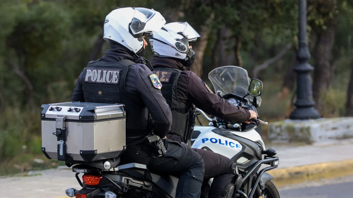 Πυροβολισμοί μεταξύ Τούρκων στη λεωφόρο Μαραθώνος - Ένοπλη επίθεση σε οδηγό ΙΧ