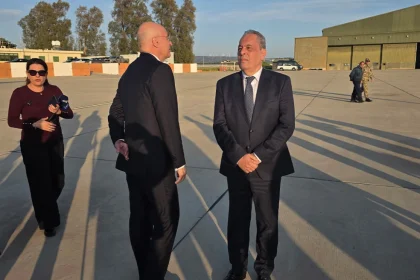 Η σχέση με την Ελλάδα διαφυλάσσεται ως κόρη οφθαλμού, λέει ο υπουργός Άμυνας της Κύπρου