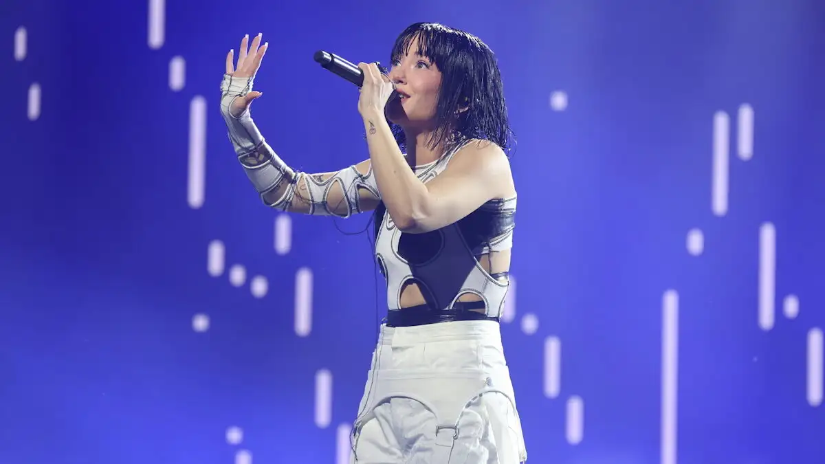 Marseaux: «Ισχύει ότι είχα σχέση με κοπέλα και τώρα με αγόρι, είμαι πολύ ερωτευμένη»