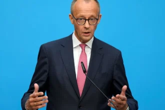 Μερτς μετά τη συνάντηση με τον Τραμπ: Άδικη η κριτική στον Στάρμερ, δεν πρέπει να αντιμετωπιστεί η Ισπανία αρνητικά