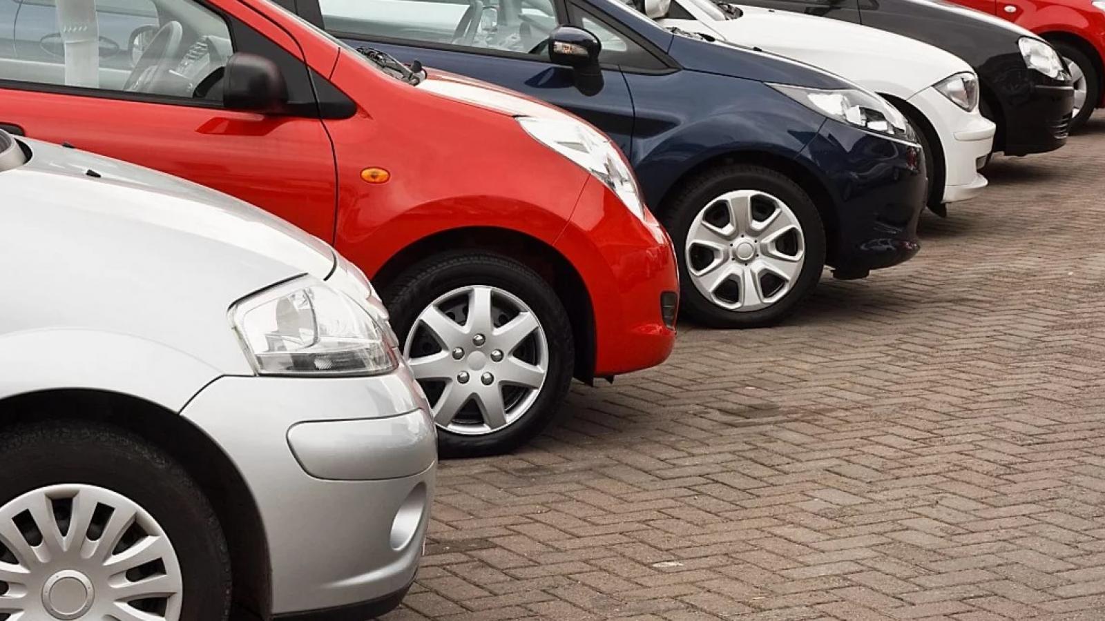 Αυτόκινητα: Σε ποιους στέλνει η ΑΑΔΕ «ραβασάκια» με πρόστιμα