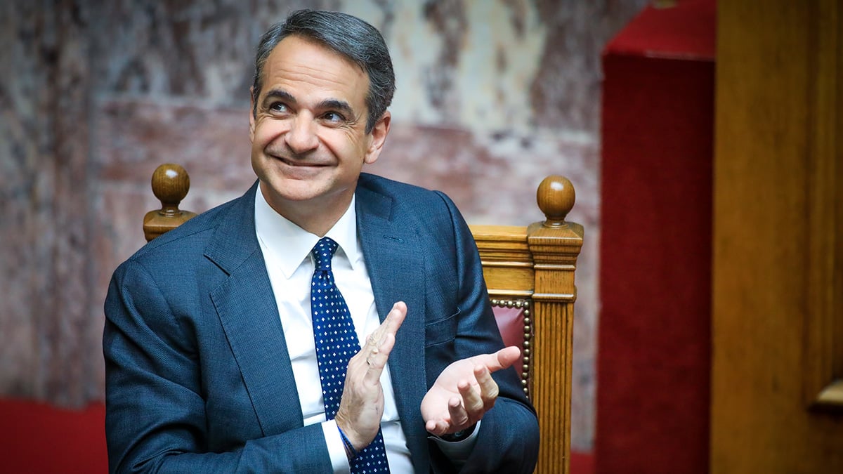 Γενέθλια Μητσοτάκη: Οι ευχές στη Βουλή και το γλυκό χωρίς ζάχαρη