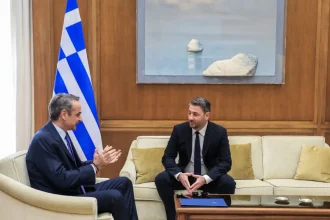 Ο Μητσοτάκης ενημέρωσε τον Ανδρουλάκη για τη Μέση Ανατολή: Προτεραιότητα μας ο ασφαλής επαναπατρισμός των εγκλωβισμένων Ελλήνων