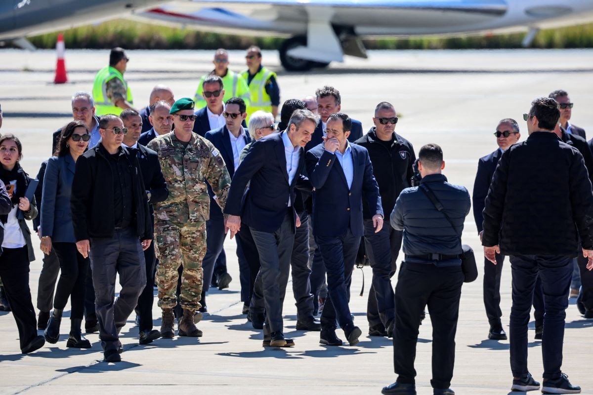 Στην Κύπρο Μητσοτάκης και Μακρόν για συνάντηση με Χριστοδουλίδη