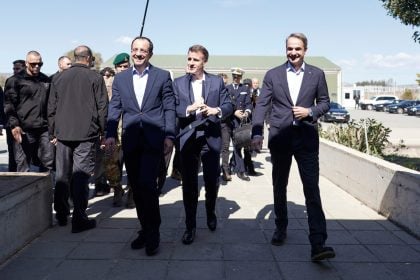 Ολοκληρώθηκε η τριμερής συνάντηση Μητσοτάκη, Μακρόν και Χριστοδουλίδη στην Κύπρο